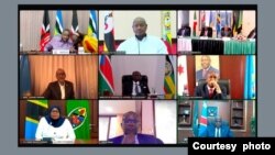 Viongozi wa nchi wanachama wa Jumuiya ya Afrika Mashariki wakishiriki mkutano kwa njia ya video.