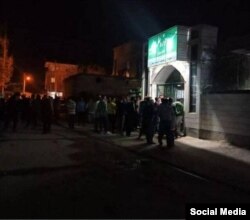 نمایی از سردر حوزه علمیه گنبدکاووس که دو طلبه در حوالی آن با شلیک گلوله کشته شدند