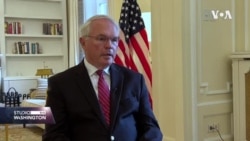 Christopher Hill: Srbija se treba pridružiti sankcijama Rusiji