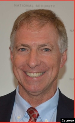 前美國海軍陸戰隊上校，日本戰略研究論壇高級研究員格蘭特·紐瑟姆 (Grant Newsham)