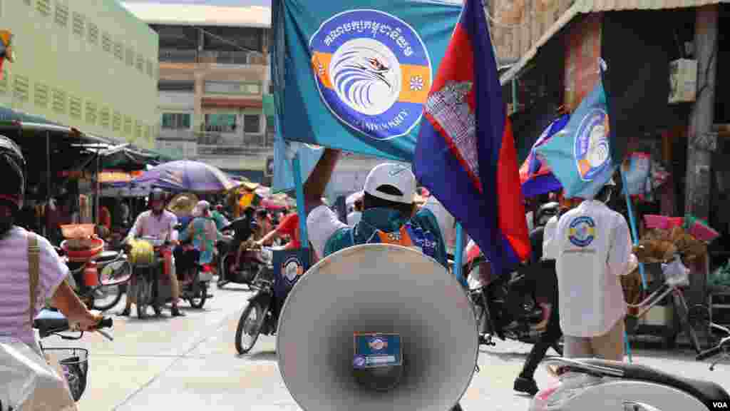ទិដ្ឋភាព​ទូទៅ​នៃ​យុទ្ធនាការ​ឃោសនាបោះឆ្នោត​ឃុំសង្កាត់របស់​គណ​បក្ស​កម្ពុជា​និយម​ ដែល​ដឹកនាំ​ដោយ​ លោក ​យ៉ែម បុញ្ញឫទ្ធិ ​អតីត​តំណាង​រាស្ត្រ​គណបក្ស​សង្គ្រោះ​ជាតិ​ និង​ជាប្រធាន​បក្ស​កម្ពុជានិយម​ នៅ​សង្កាត់​បឹង​ទំពន់ទី ២ រាជធានីភ្នំពេញ ថ្ងៃទី ២៩ ខែ​ឧសភា ឆ្នាំ​២០២២។ (លាស់ លីបលីប/វីអូអេ)