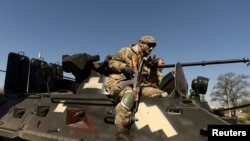 Wanajeshi wa Ukraine katika eneo la mapigano. May 8, 2022. 