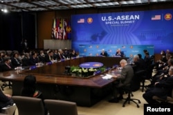 រូបឯកសារ៖ កិច្ចប្រជុំកំពូលពិសេសអាមេរិក-អាស៊ានដើម្បីរំលឹកខួប ៤៥ ឆ្នាំនៃទំនាក់ទំនងរវាងលោកប្រធានាធិបតីសហរដ្ឋអាមេរិក Joe Biden និងមេដឹកនាំអាស៊ាន នៅក្រសួងការបរទេសអាមេរិក ក្នុងរដ្ឋធានីវ៉ាស៊ីនតោន ថ្ងៃទី ១៣ ខែឧសភា ឆ្នាំ ២០២២។