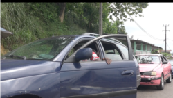 Les "clandos", taxis informels non conformes, pullulent à Libreville