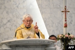 資料照：香港榮休主教陳日君（Cardinal Zen）在香港講道。 （2022年5月24日）