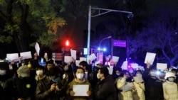 “白紙革命”抗爭四起 分析人士：新疆大火喚醒公民意識