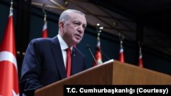 Cumhurbaşkanı Erdoğan, üç haftalık aradan sonra toplanan Cumhurbaşkanlığı Kabinesi’nin ardından açıklamalarda bulundu.