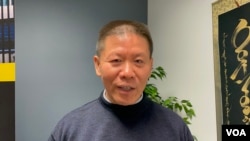 對華援助協會創辦人及會長傅希秋牧師在華盛頓近郊接受美國之音採訪。（2022年11月30日）