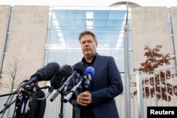 德國經濟部與氣候保護部部長羅伯特·哈貝克（Robert Habeck）在柏林講話。（2022年11月9日）