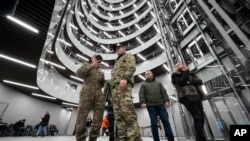 El Grupo Wagner de fuerzas paramilitares abrió el 4 de noviembre de 2022 su primer centro de operaciones en San Petersburgo, Rusia, después de muchos años sin aclarar la relación del Kremlin con esta agrupación que opera en varias partes del mundo. 