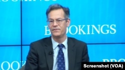 资料图片：2022年11月4日，美国国防部负责政策的副部长卡尔在布鲁金斯学会的一场对话上。（视频截图）