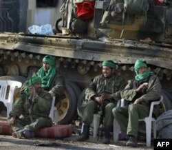 Qaddafiy harbiy emas, iqtisodiy jazo oladi