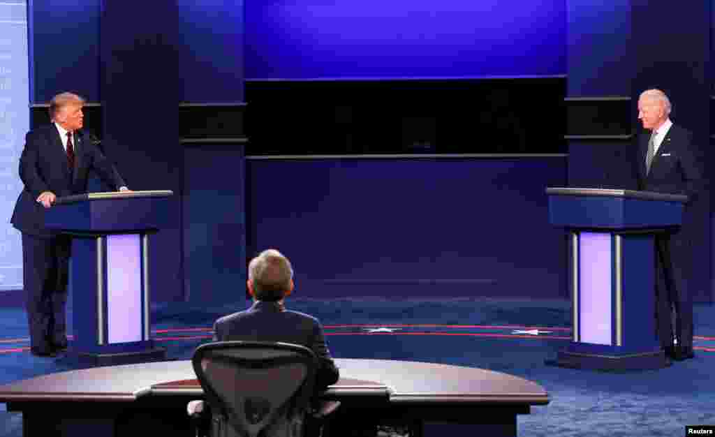 El presidente Trump y el candidato presidencial demócrata Biden inician su primer debate de campaña presidencial de 2020.