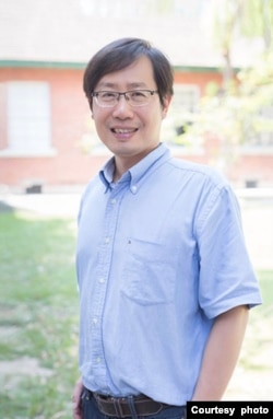 台湾成功大学政治系系主任洪敬富