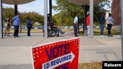 صفی از رأی دهندگان در رأی گیری زودهنگام انتخابات میان دوره ای آمریکا - کلمبوس، جورجیا