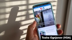 За да не ги пропуштите битните информации, можете да ја нагодите апликацијата да ве потсетува кога ќе бидат објавени вестите што вас ве интересираат