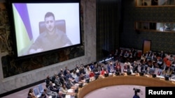 Президент України Володимир Зеленський під час виступу з допомогою відеозв’язку на Раді безпеки ООН з Києва заявив про численні звинувачення щодо злочинів російських військових в Україні. 5 квітня 2022 р.