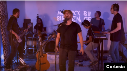 La banda Monroy y Surmenage en un concierto en vivo. [Foto: Cortesía]