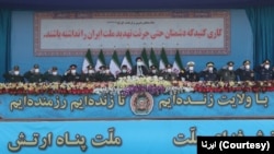 ابراهیم رئیسی در مراسم رژه روز ارتش.