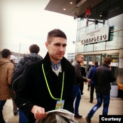 Hozirda Los-Anjelesda yashaydigan Vitaliy Atayev Troshin "New Moscow" gazetasini ochgan