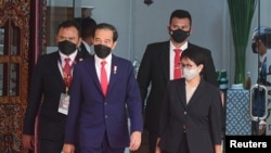 2021年4月24日，缅甸军政府领导人敏昂莱到达印度尼西亚雅加达出席东盟峰会。（路透社提供）