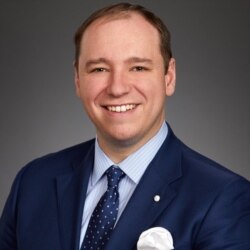 著有《赢在太空》（Winning Space: How America Remains a Superpower）一书的美国太空安全专家布兰登・魏克特（Brandon Weichert）（照片来源：个人网站）