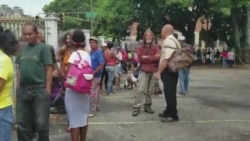 Venezuela: Iglesias dan comida gratis a los pobres