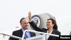 ARCHIVO. Kamala Harris se convierte así en la funcionaria de mayor rango de la Administración Biden que ha contraído la enfermedad.