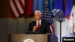 El lunes se vence el plazo para que México ofrezca una propuesta de política migratoria que satisfaga al gobierno de Trump antes de que entre en vigor el lunes los aranceles del 5%.