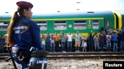 Qochqinlar Yevropaga yog'ilib kelmoqda