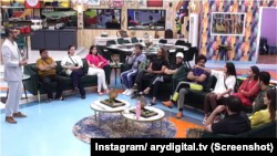 'تماشا' ایک پاکستانی ریئلٹی شو ہے جس میں  13 شرکا ہیں اور انہیں چھ ہفتوں کے لیے ایک ہی گھر میں رہنا ہے۔