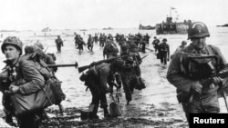 Akcija je započeta noćnim sletom hiljada savezničkih padobranaca