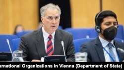 Միացյալ Նահանգների կովկասյան բանակցությունների հարցերով ավագ խորհրդական Լուիս Բոնո