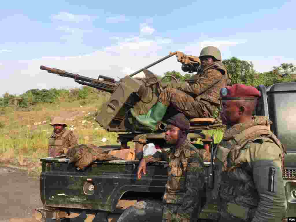 Jeshi la Jamhuri ya Kidemokrasia ya Congo, FARDC, limepelekwa katika mstari wa mbele huko mji wa Sakae kupambana na waasi wa M23.