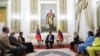 La primera dama de Colombia, Verónica Alcocer, durante su visita al Palacio de Miraflores, en Caracas, Venezuela, donde se encontró con el presidente Nicolás Maduro y si esposa, Cilia Flores. [Foto: Presidencia de Colombia]