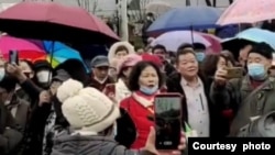 医药补贴被克扣 武汉爆发大规模抗议 （照片来自网络视频截屏）