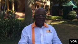 Amama Mbabazi, mgombea wa vugu vugu la Go Forward akizungumza na waandishi wa habari.