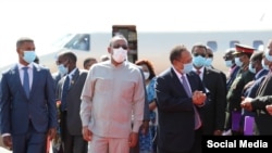 Waziri mkuu wa Sudan Abdalla Hamdok, aliowasili mjini Addis Ababa, Ethiopia, Dec. 13, 2020. (Twitter - @SudanPMHamdok)