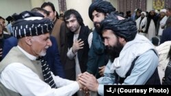 عکس آرشیف: دیدار رییس جمهور غنی با زندانیان در آستانۀ عید سعید فطر
