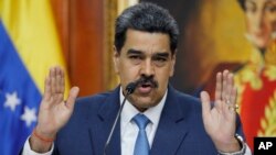 El presidente en disputa de Venezuela, Nicolás Maduro, ocasionó una nueva polémica al sugerir en el Dia de la Mujer que cada venezolana debería tener seis hijos para que "crezca laPatria". Esto cuando miles de niños pasan hambre o mueren por falta de atención médica.