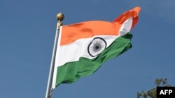 گرچه هند در ماه جون ۲۰۲۲ سفارت خود را در کابل باز کرد، اما خدمات قنسولی را برای افغان‌ها هنوز دوباره آغاز نکرده است.