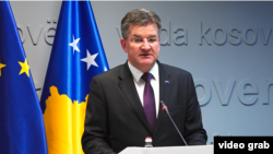 Specijalni izaslanik EU za dijalog Beograda i Prištine Miroslav Lajčak na Kosovu (arhivska fotografija)
