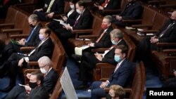 Republikanci u Predstavničkom domu tokom sjednice o potvrdi izbornih rezultata 6. januara