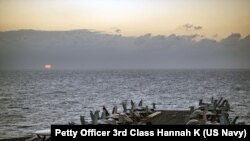 美國印太司令部2023年1月公佈的照片顯示尼米茲號航空母艦經過南中國海。