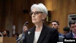 美國國務院常務副國務卿溫迪·謝爾曼出席參議院外交事務委員會關於拜登政府在“美中戰略競爭時代”對中國的政策聽證會。(2023年2月9日）