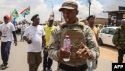 UNhlanhla Lux lamanye amalunga enhlanganiso yeOperation Dudula.