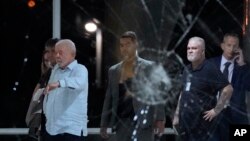 Presidente brasileiro, Lula da Silva, visita o Palácio do Planalto depois da Polícia Militar esvaziar o prédio invadido por apoiantes do antigo Presidente Jair Bolsonaro, Brasília, 8 Janeiro 2022