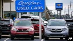 Los autos de uso son algunos de los productos que han bajado de precio recientemente en EEUU.