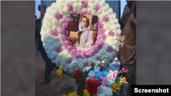 مراسم چهلم آیلار حقی در «وادی رحمت» تبریز با شعارهای ضدحکومتی برگزار شد