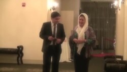 د پښتو وتلې سندرغاړې قمر ګل بي بي له نړۍ سترګې پټې کړي.
هغې په ژوندانه د ډیوې له وکیل خان سره دا مرکه کړې وه.
